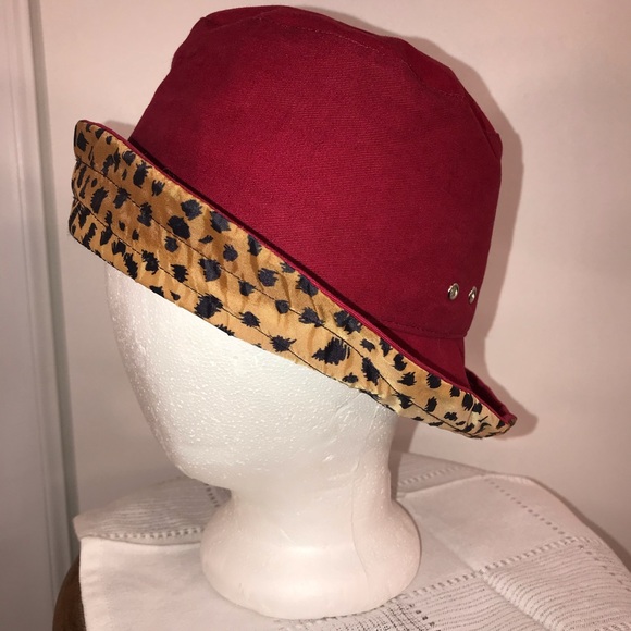 Reversible Red & Leopard Print Bucket Hat - Picture 12 of 14